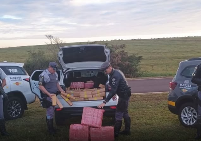 Homem é preso com 840 kg de droga em SUV na rodovia de SP