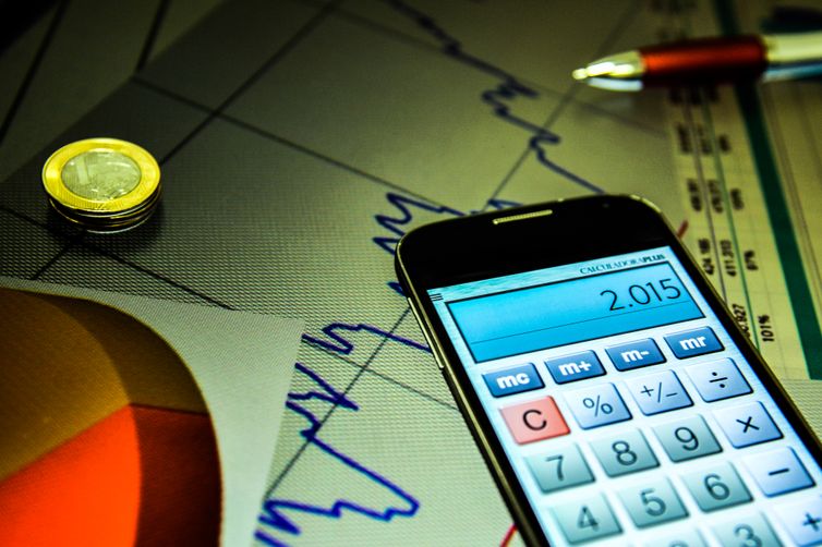 Mercado prevê crescimento econômico de 2,2% em 2025