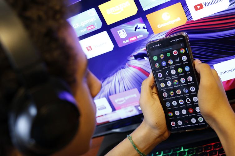 Modelo de negócio das redes socias é perverso, diz Alexandre de Moraes