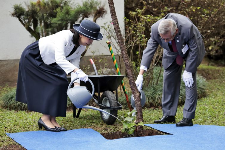 Princesa japonesa inicia viagem ao Brasil
