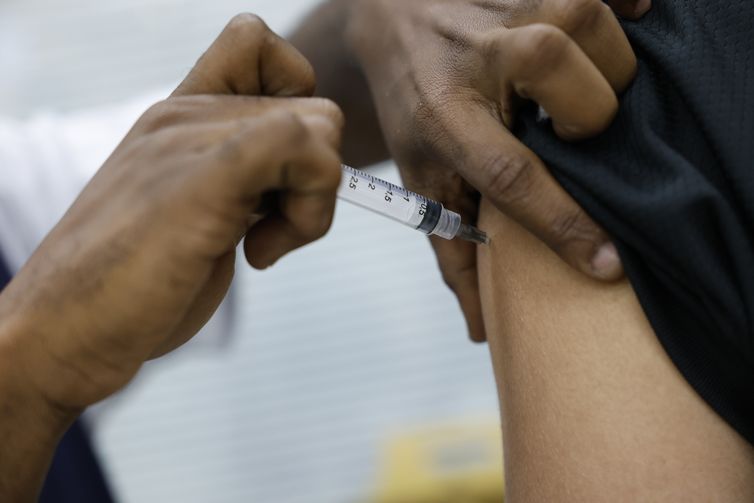 Rio alerta para vacinação contra Síndrome Respiratória Aguda Grave