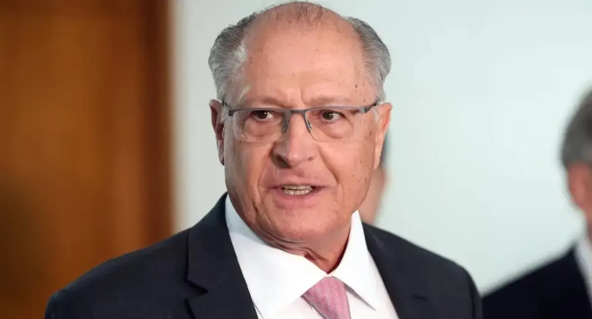 Alckmin discute tarifaço com Secretário de Comércio dos EUA e reafirma disposição do Brasil em negociar