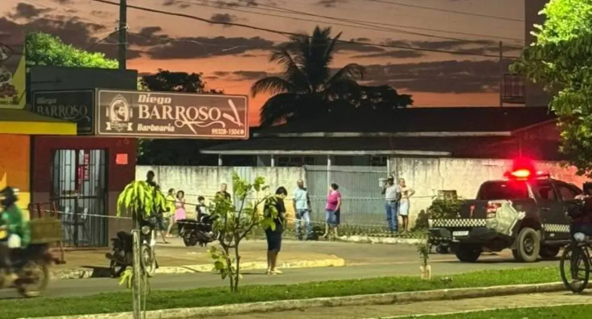 Após tentar matar cliente de barbearia, faccionado invade escola armado e se entrega, em Rondônia