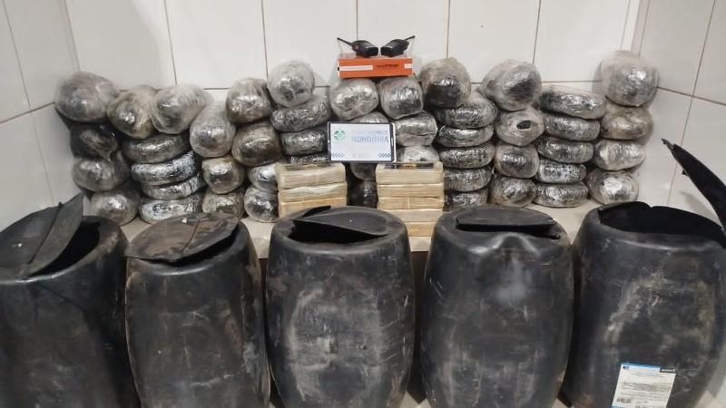 Carga de mais de 50 kg com maconha e crack é apreendida após tentativa de fuga
