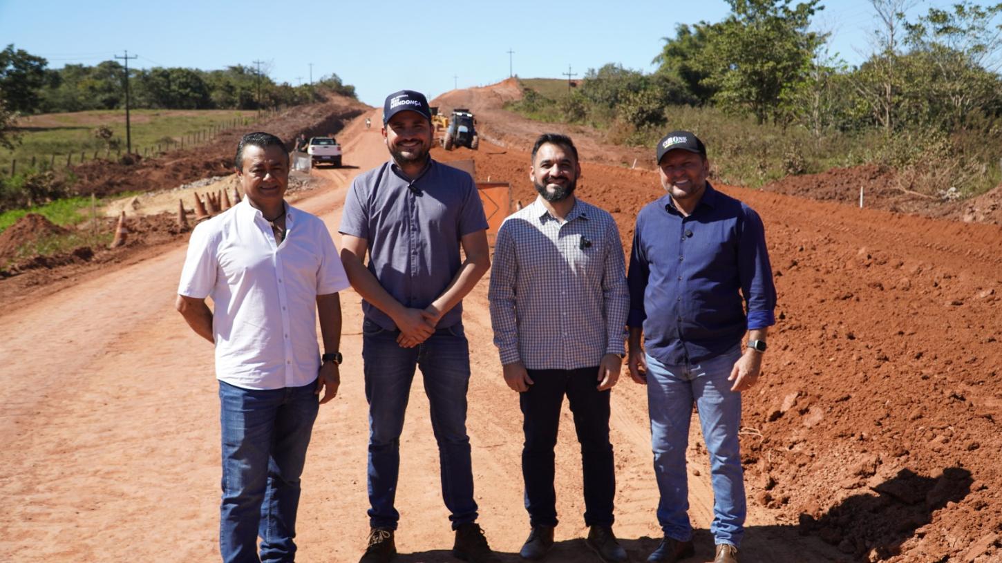 Cirone diz que pavimentação da Estrada do calcário atende setor produtivo