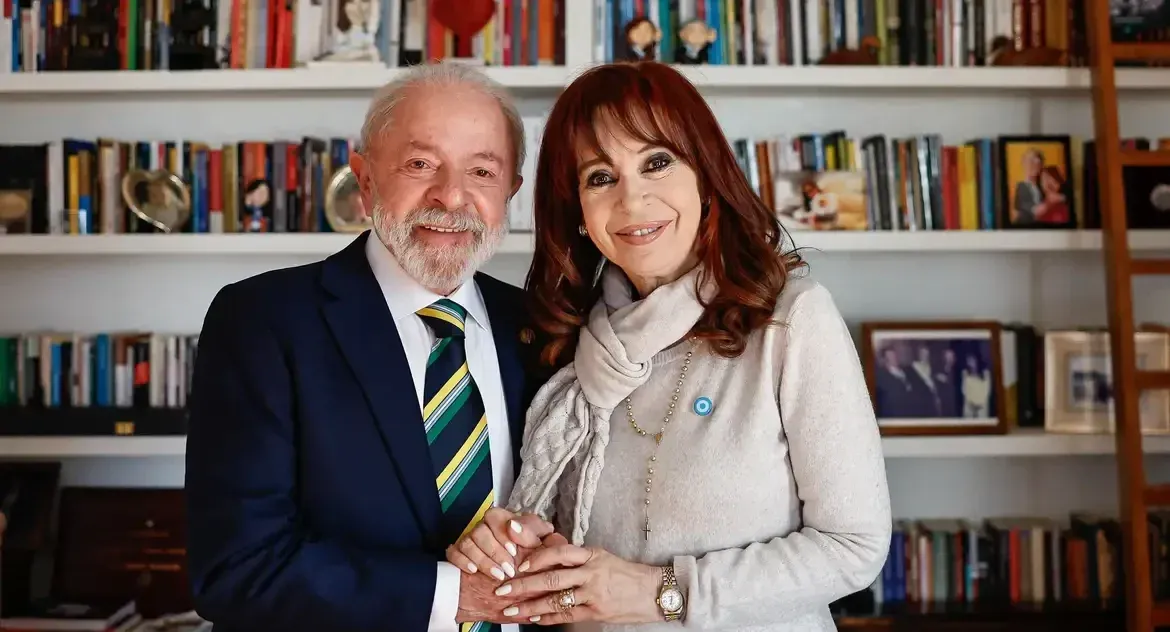 Lula visita Cristina Kirchner na Argentina e expressa solidariedade à ex-presidente em prisão domiciliar