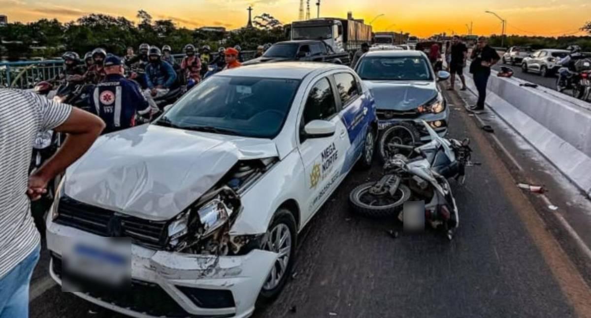 Três jovens ficam feridos em engavetamento na ponte do Rio Machado
