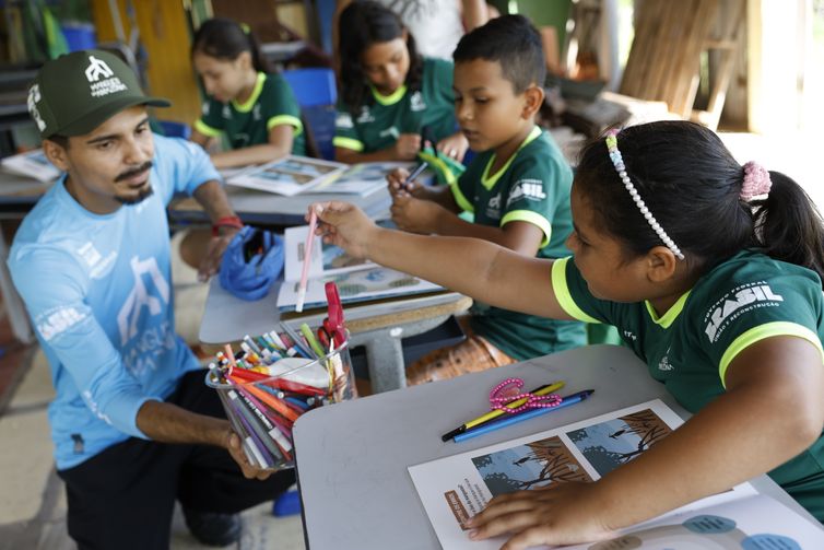 Brasil institui política nacional com foco na primeira infância