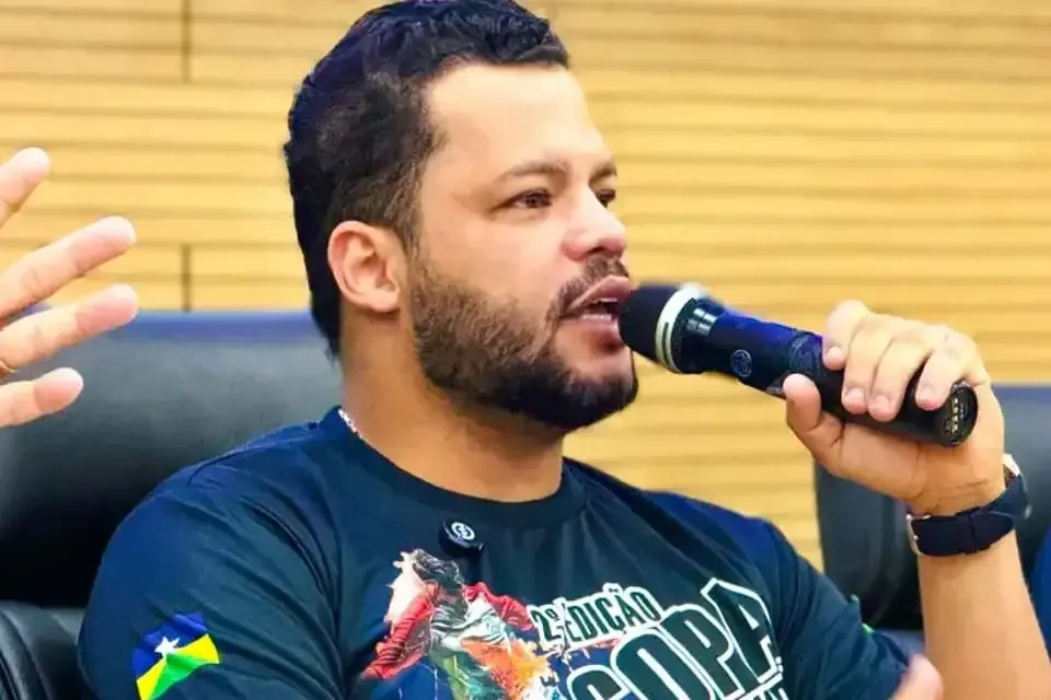 Deputado Edevaldo Neves prestigia o Circuito de Rodeio Norte Fest no distrito de Extrema