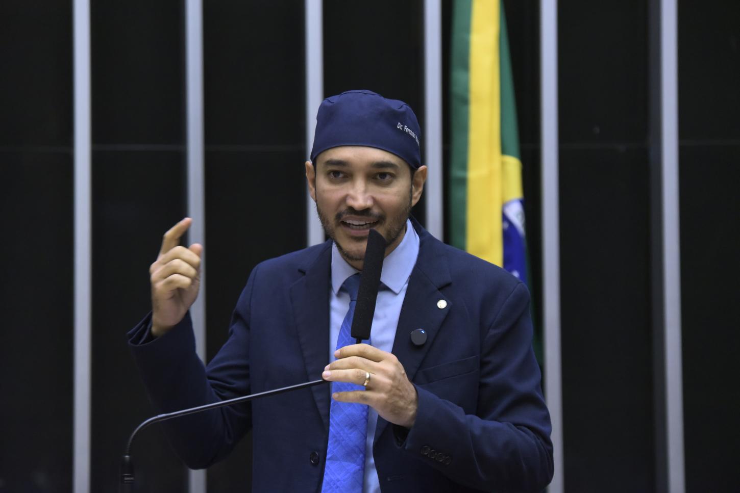 Dr. Fernando Máximo propõe PL para dar oportunidade de trabalho a pessoas com autismo e TDAH