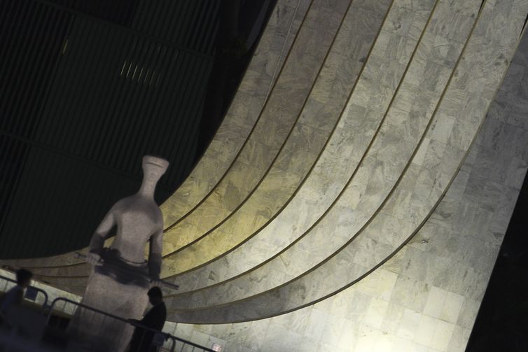 Ministros do STF elogiam recondução de Gonet à PGR 