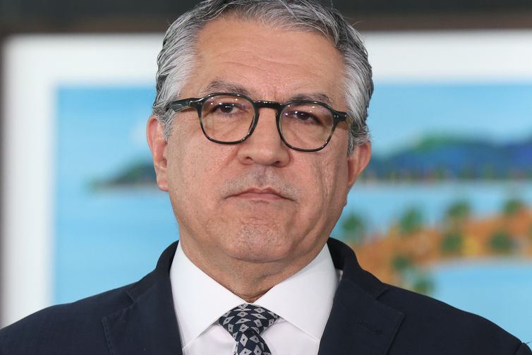 Padilha chama Trump de inimigo da saúde e afirma que sanção é absurda