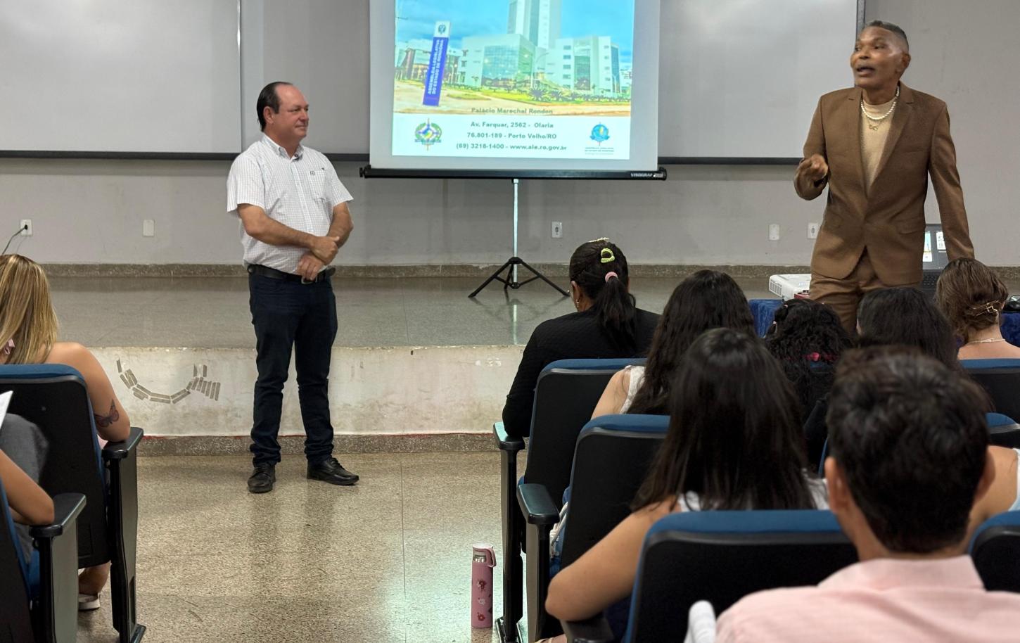 Pedro Fernandes reforça compromisso com a capacitação de jovens e adultos em Ariquemes