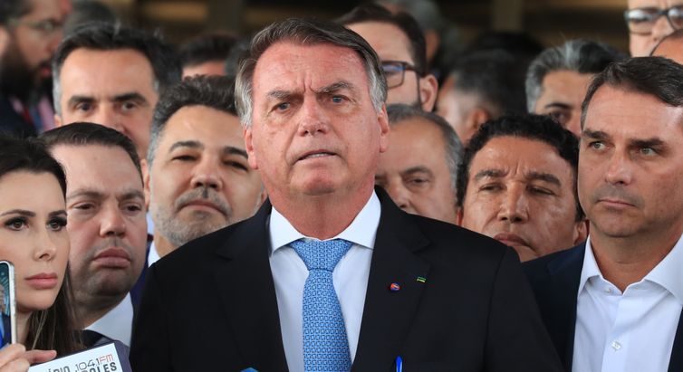 PGR defende reforço de policiamento perto da casa de Bolsonaro