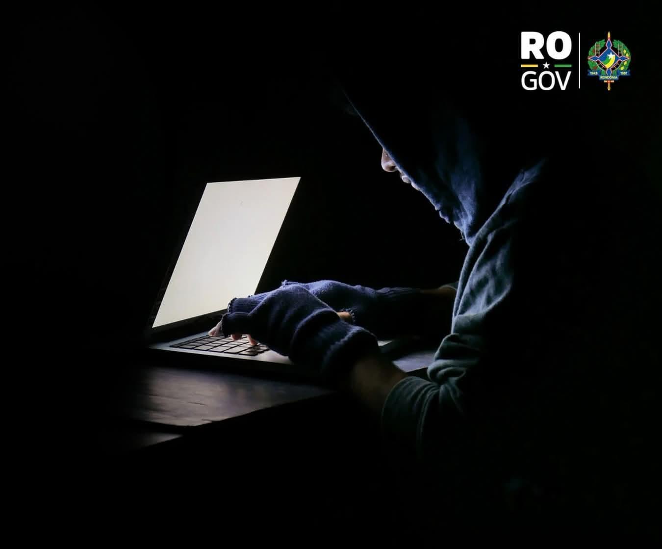 Mulher é alvo da Polícia Civil por ser acusada de stalking, ameaças e extorsão