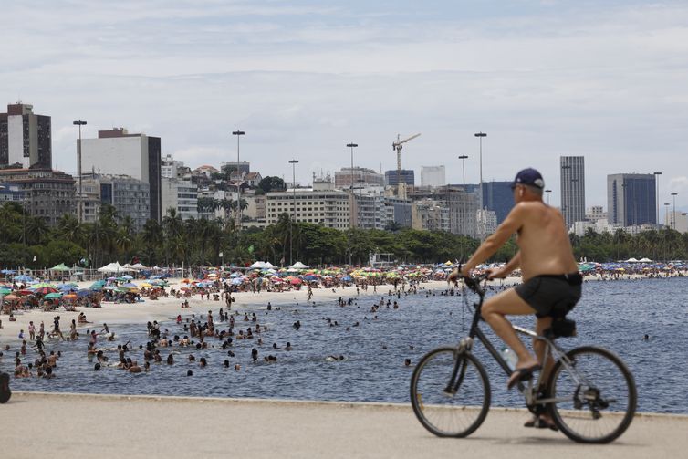 Rio teve um dia de sol forte, mas no final de semana tempo muda