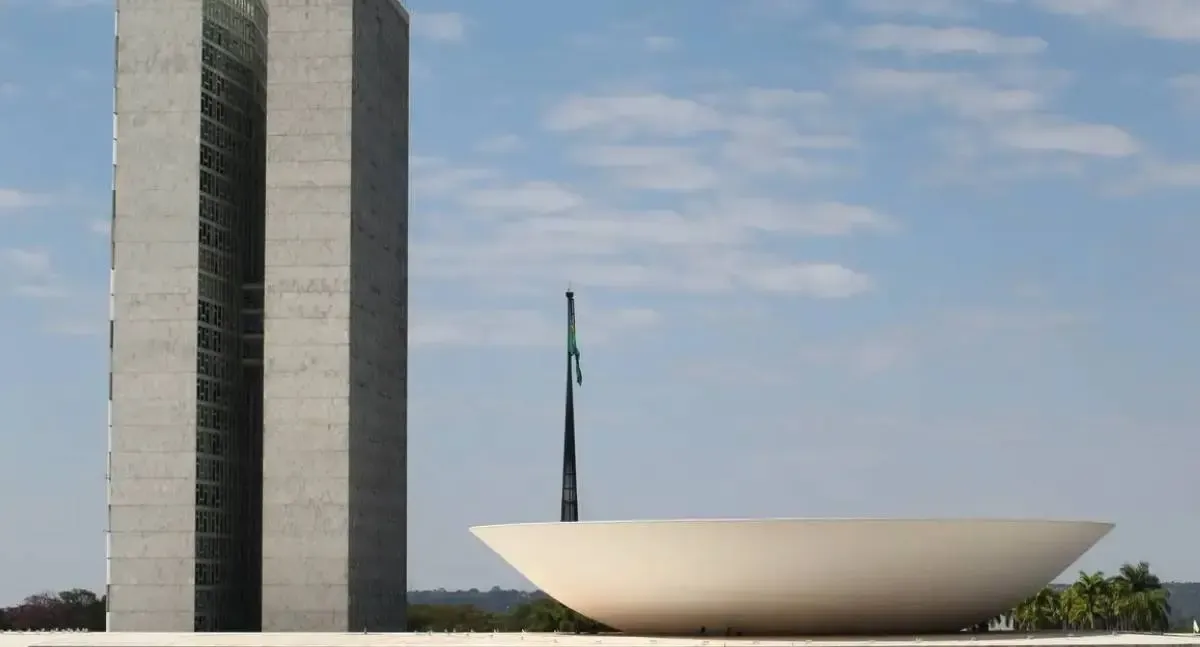 Aprovado no Senado projeto que cria portabilidade automática de conta-salário