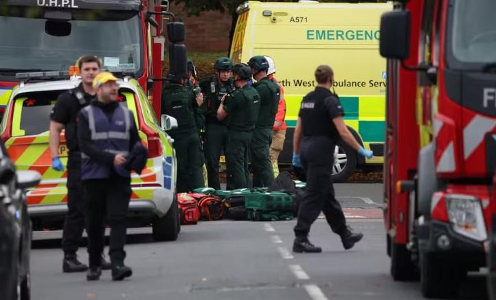 Ataque a pedestres em frente a sinagoga em Manchester deixa três mortos