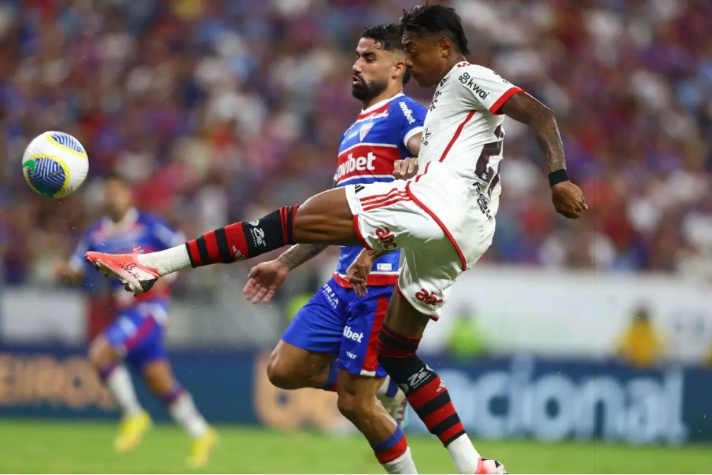 Fortaleza surpreende e impede Flamengo de assumir a liderança