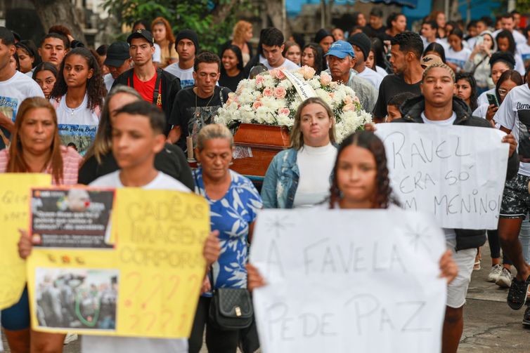 Fundo Brasil doa recursos para famílias das vítimas da operação no Rio