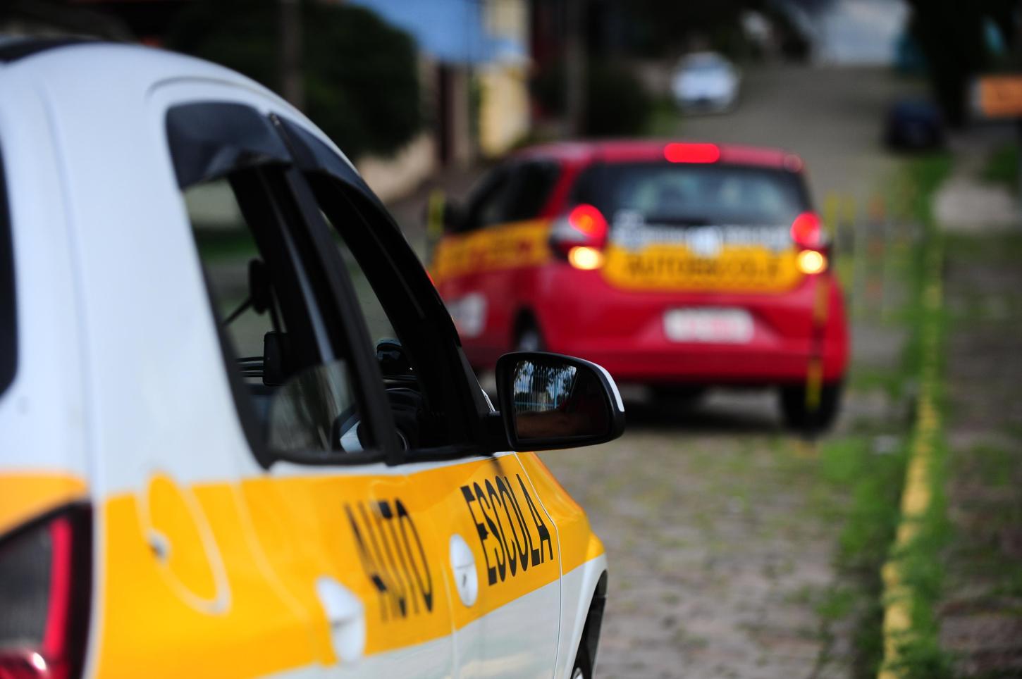 Governo quer desburocratizar CNH e garante que autoescolas não acabarão