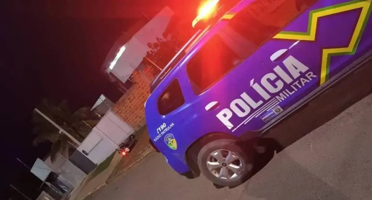 Homem é preso após agredir esposa e ser espancado pela população em bar