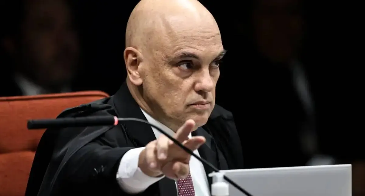 Moraes pede explicação de Collor sobre desligamento de tornozeleira eletrônica
