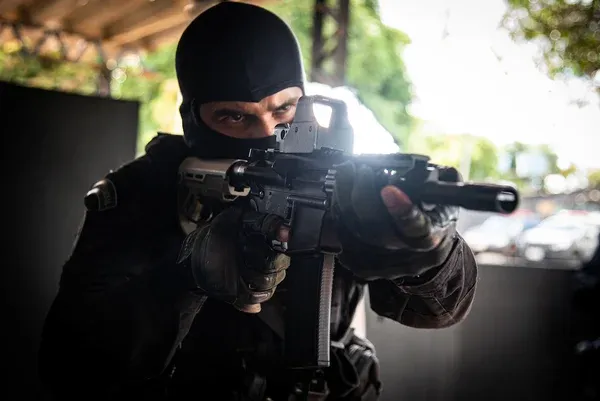 PMERJ abre licitação para compra de 40 fuzis de precisão para o Bope