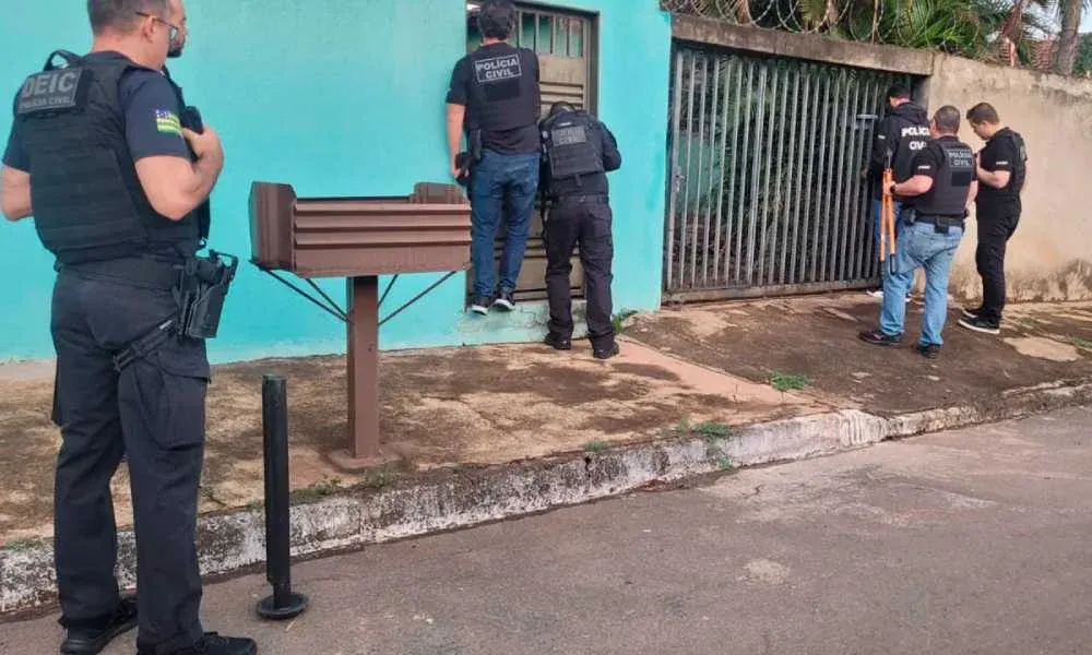 Brasileiro que ameaçou Trump e tentou invadir embaixada dos EUA é alvo de operação