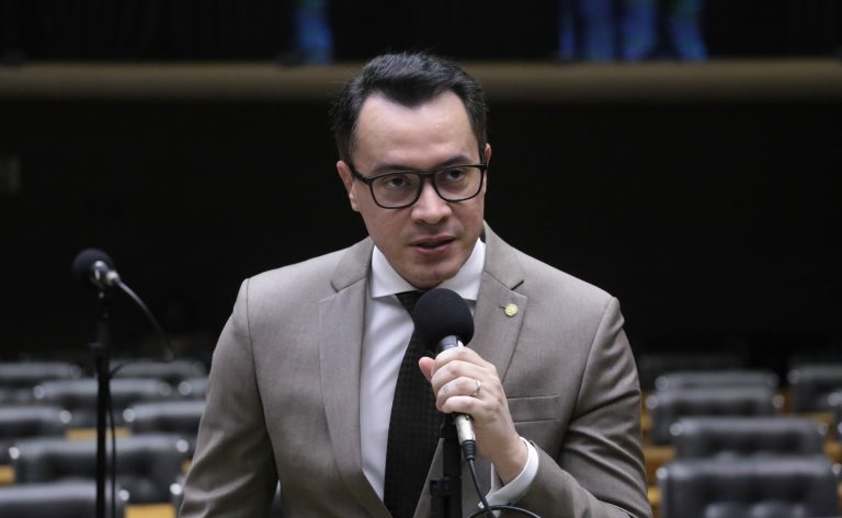 Comissão aprova medidas para incentivar acessibilidade em aplicativos de transporte e entrega