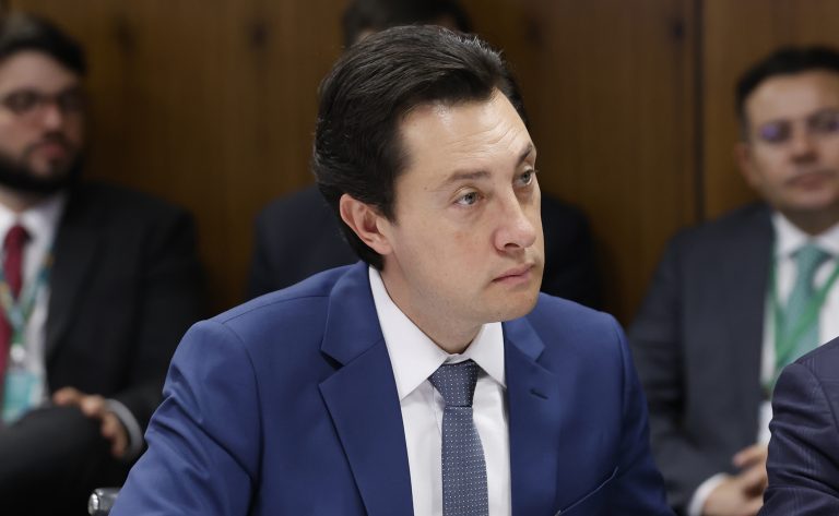 Comissão aprova outorga provisória de táxi para cônjuge ou herdeiro de taxista falecido