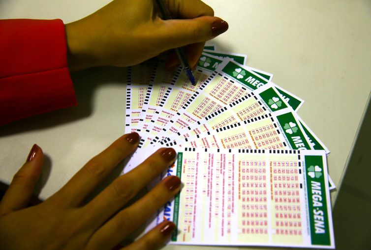 Mega-Sena acumula novamente e prêmio principal vai para R$ 48 milhões