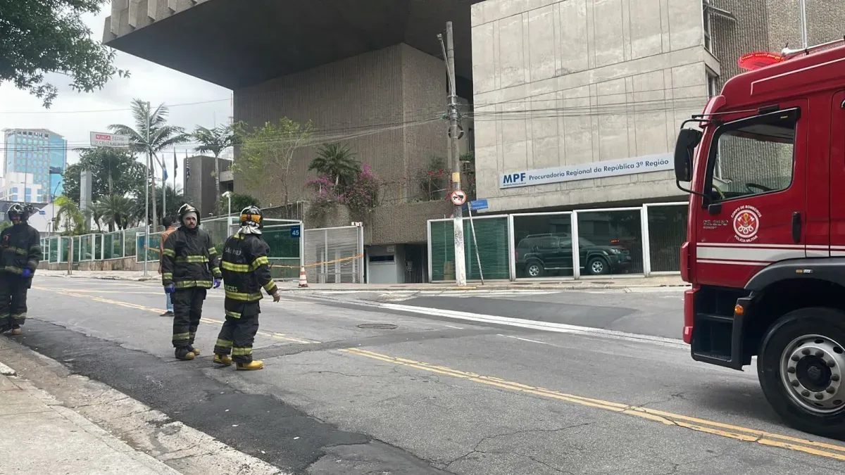 PM e Bombeiros esvaziam prédio do MPF por 