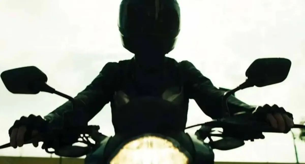 PM intensifica fiscalização e flagra adolescente pilotando “motinha” em RO