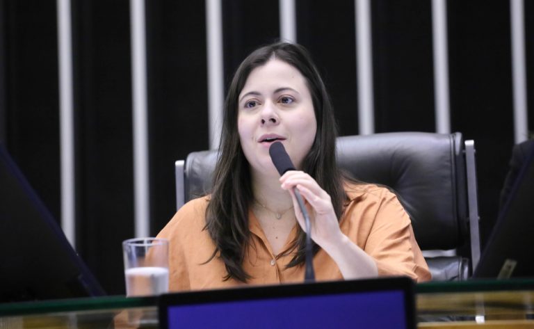 Comissão aprova obrigação de agressor pagar tratamento psicológico de vítimas de violência doméstica