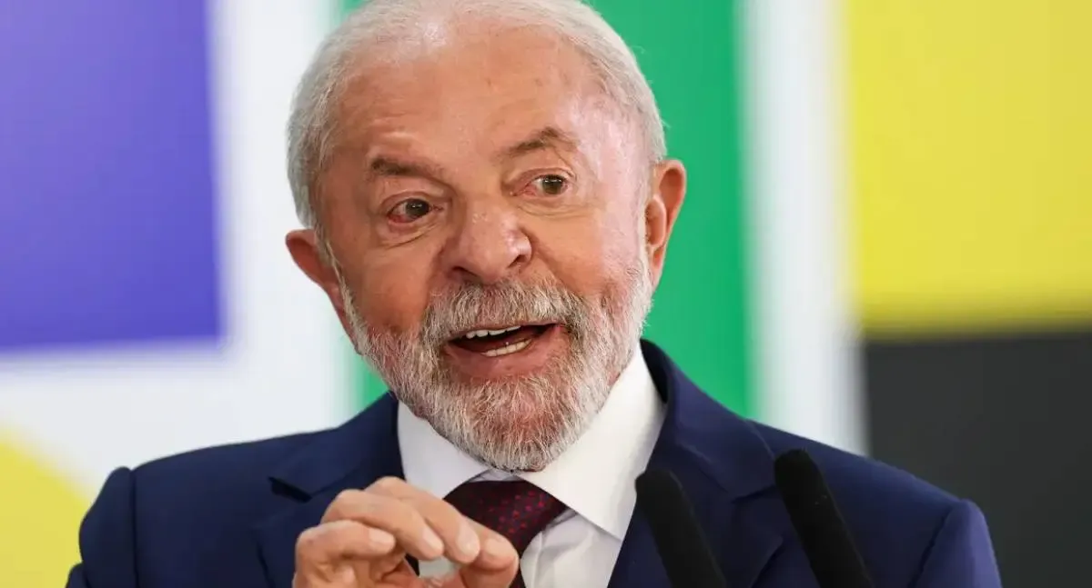 Brasil anuncia isenção de visto para cidadãos chineses