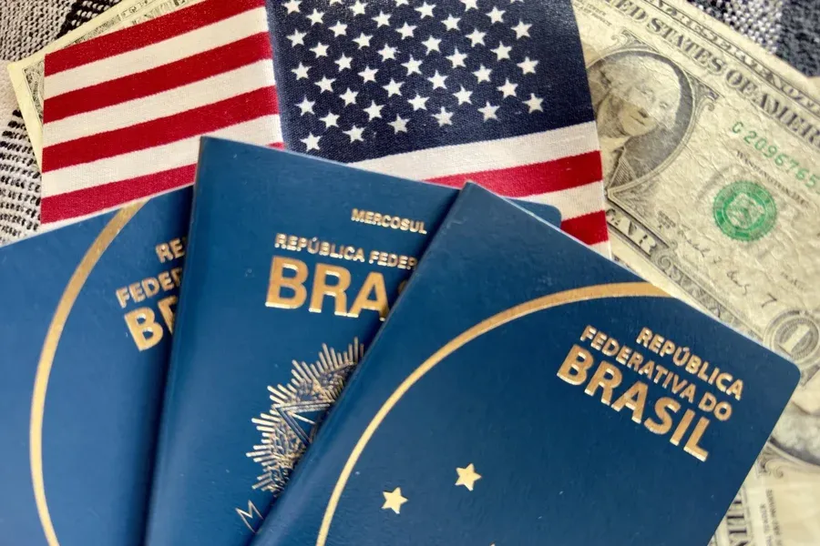 Governo Trump avalia congelar vistos para brasileiros e outros 74 países