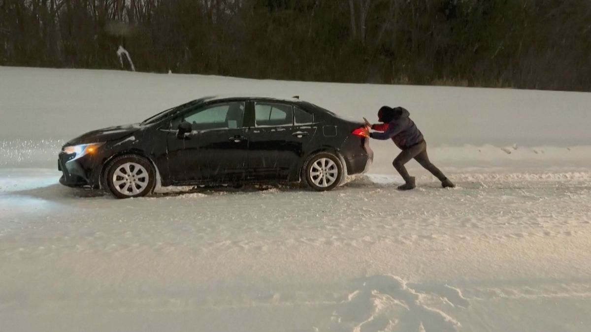 Mais de 750 mil pessoas estão sem luz devido à megatempestade nos EUA