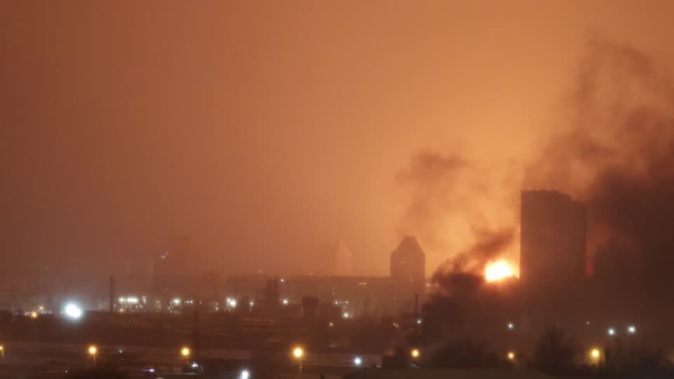 Zelensky pede suprimentos para defesa aérea aos EUA após ataque russo