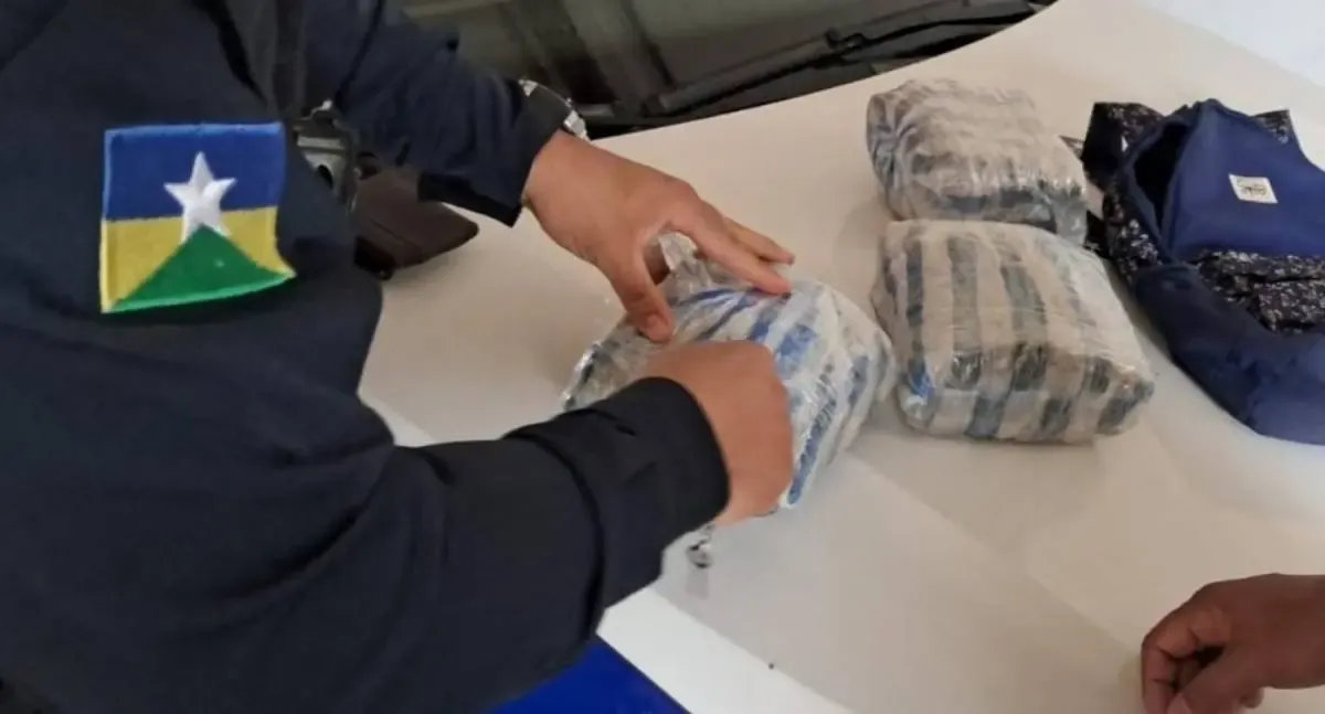 Polícia Militar apreende mais de 3 kg de maconha após acidente em RO