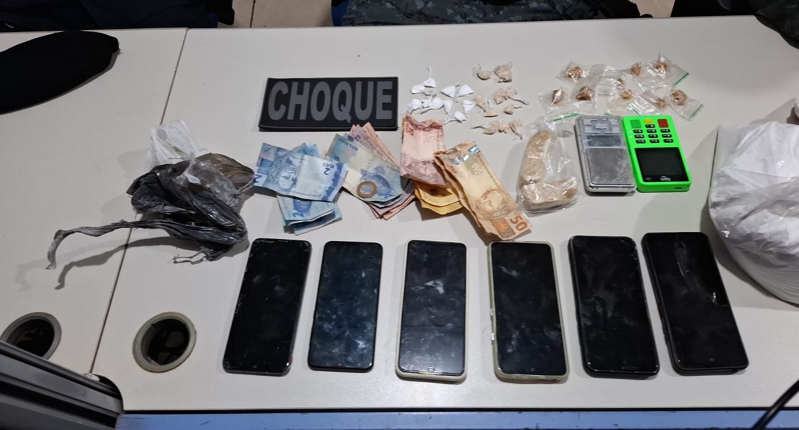 Casal é preso pelo BPChoque com drogas no bairro Aponiã em Porto Velho