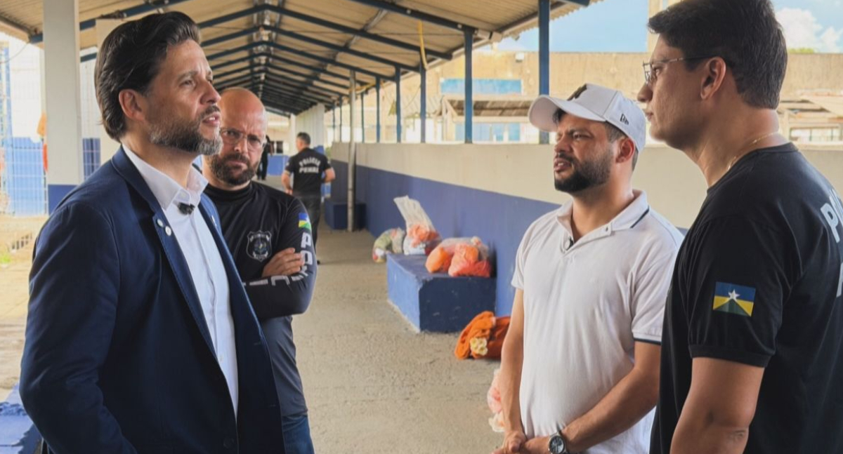 Edevaldo Neves fiscaliza condições de trabalho e efetivo no Presídio Urso Branco
