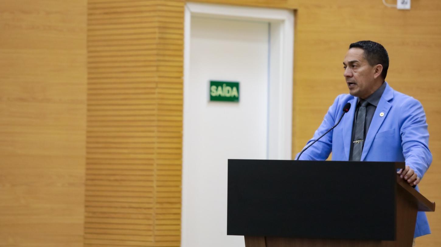 Eyder Brasil já garante mais de R$ 5 milhões em emendas para a educação em apenas dois meses de 2026