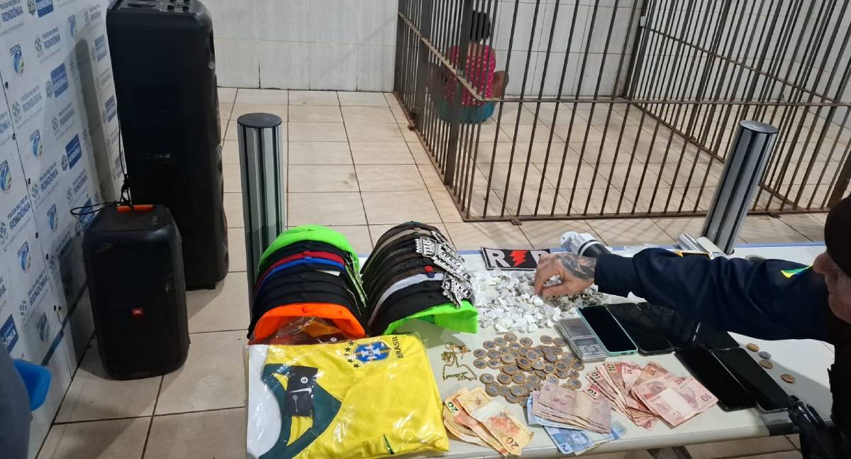 Polícia Militar desarticula ponto de tráfico na Vila Samuel