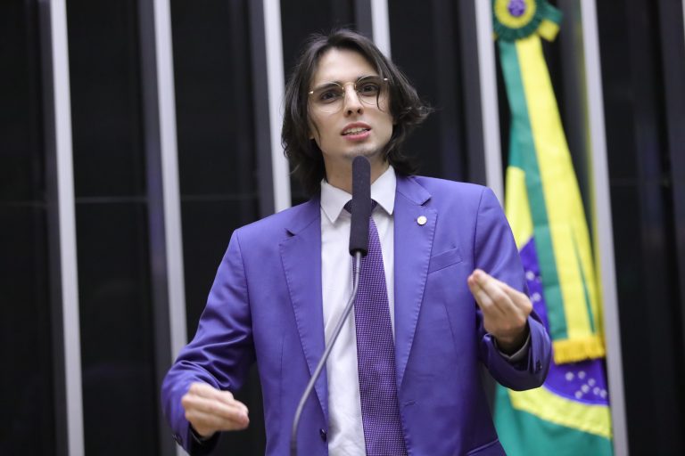 Projeto cria programa nacional para reforçar segurança de motoristas de aplicativo