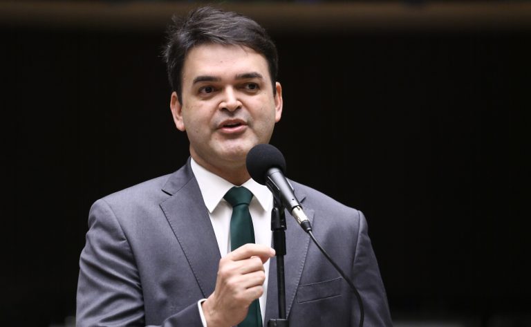 Projeto estabelece regras para visitas de autoridades a presos