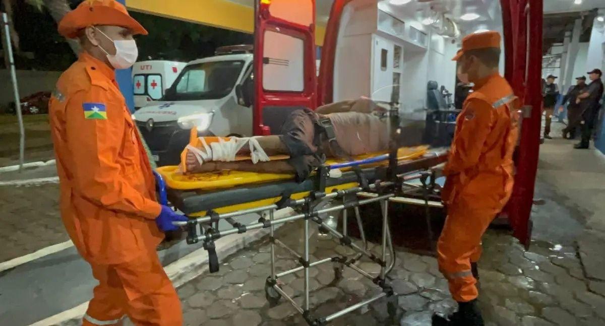 Briga entre irmaões resulta em vítima baleada no testiculo