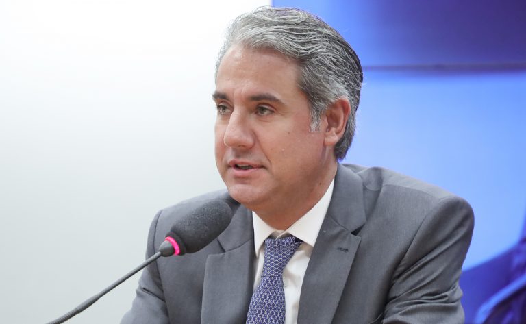 Comissão aprova sistema de coleta seletiva e logística reversa de coco verde