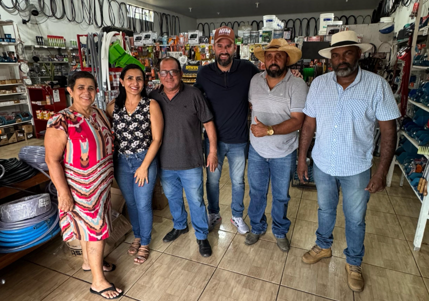 Deputado Nim Barroso visita comércios em Urupá e ouve demandas de empresários