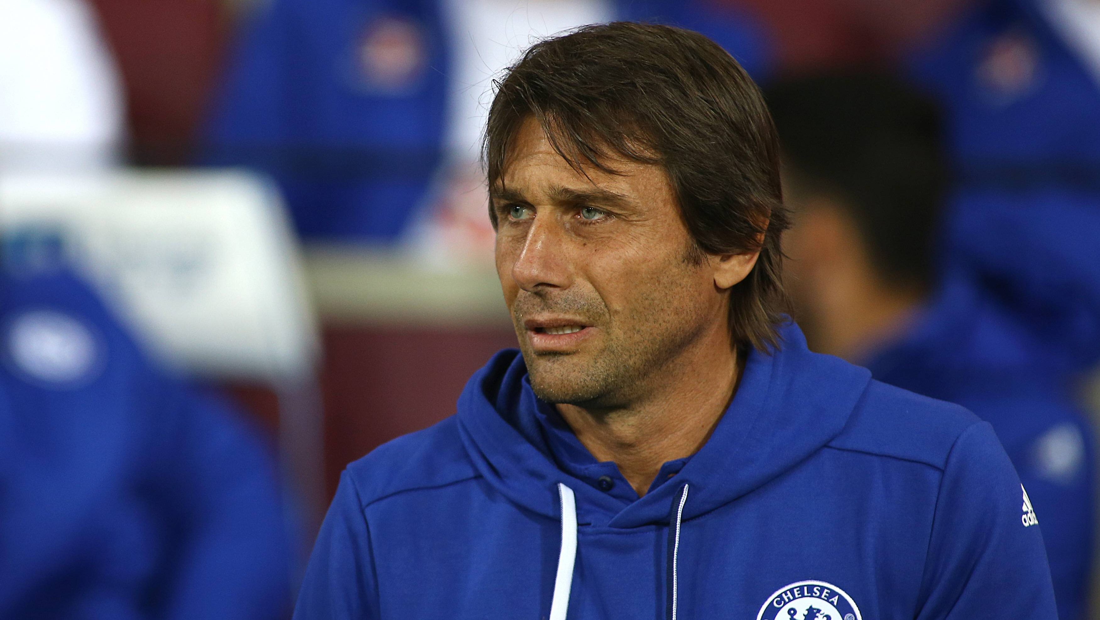 Conte: ‘Na Premier League, estão usando bazucas, enquanto todo o resto ainda usa pistolas’